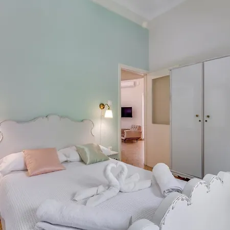 Samouil Steps From The Semesterbostad *