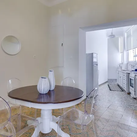 Samouil Steps From The Semesterbostad Chania (Crete)