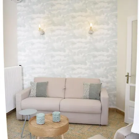 Samouil Steps From The Vakantiehuis Chania (Crete)