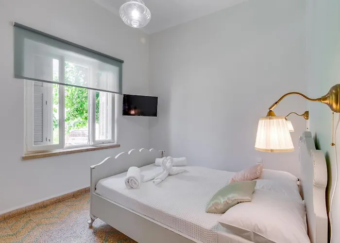 Samouil Steps From The * Chania (Crete)