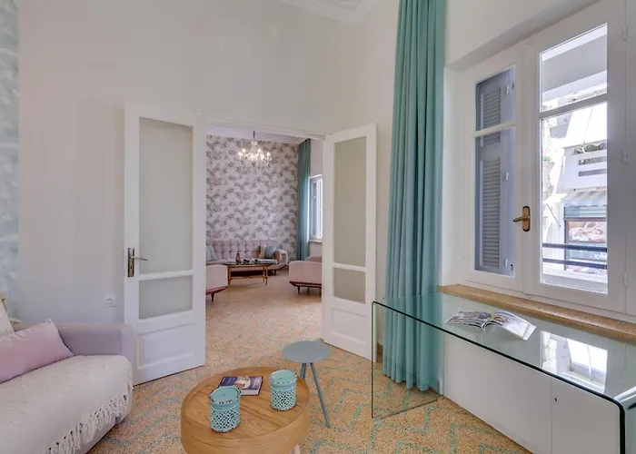 Samouil Steps From The Feriehus