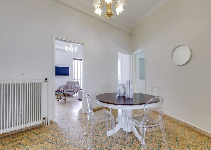 Feriehus Samouil Steps From The