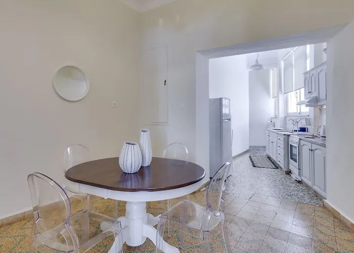 Samouil Steps From The Дом отдыха Ханья