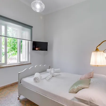 Samouil Steps From The * Chania (Crete)