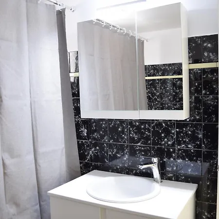 Samouil Steps From The Chania (Crete)