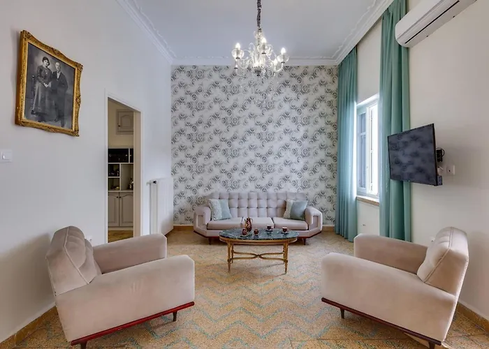 Samouil Steps From The Vakantiehuis